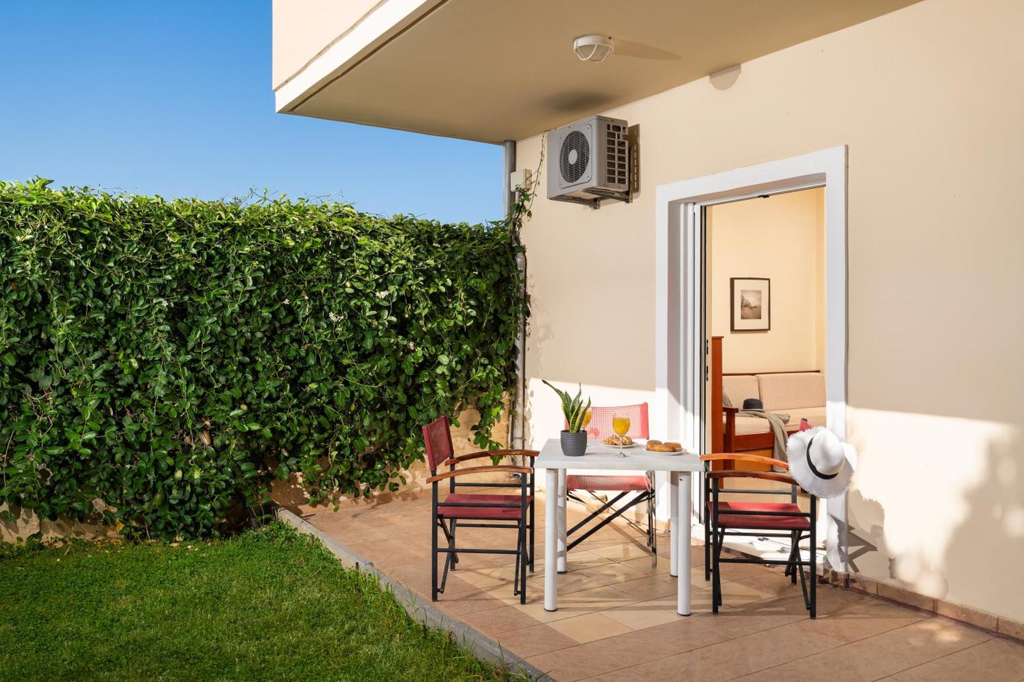 Evdokia Αpartments & Dimitra Village Agia Marina  Екстер'єр фото
